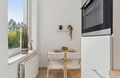 Bad Oeynhausen Apartment | WohnLiebe2-Zentrale & stylish apartment with box-spring bed & fully equipped kitchen
