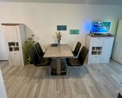 Offenbach am Main Apartment | Wohnung für 4 Personen nahe Frankfurt WLAN Küche