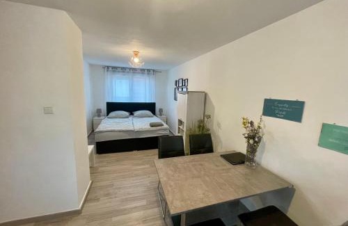 Offenbach am Main Apartment | Wohnung für 4 Personen nahe Frankfurt WLAN Küche