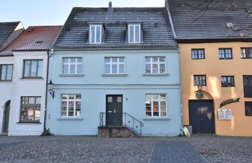 Old Town Apartment | Wohnung in Wismar mit Garten, cleaning included