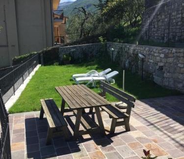 Castelletto Apartment | Wohnung Nr 2 Im Casa Mary Mit Balkon Und Seeblick