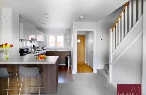 Wokingham Apartment | Wokingham - 2 Bed House with parking and garden
