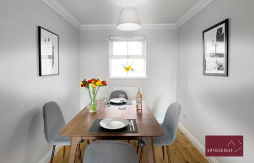 Wokingham Apartment | Wokingham - 2 Bedroom Ground Floor Flat - With Parking