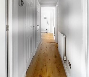 Wokingham Apartment | Wokingham - 2 Bedroom Ground Floor Flat - With Parking