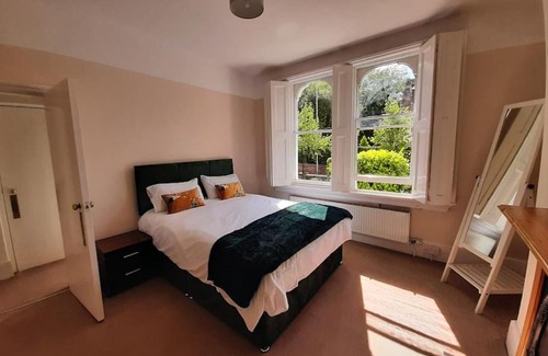 Wokingham Apartment | Wokingham - Central 2 beds home with parking