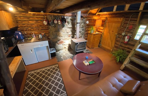 Isabella House | Wolverine Cabin - Wonderful Rustic Retreat