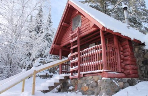 Isabella House | Wolverine Cabin - Wonderful Rustic Retreat