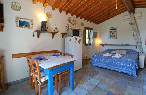 Castiglione della Pescaia House | Wonderful private villa with A/C, hot tub, TV, veranda, pets allowed, panoramic view and parking