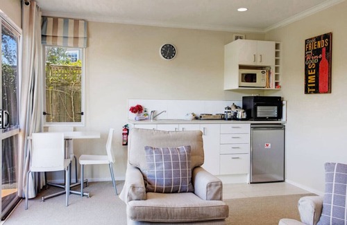 St. Heliers Condo | Wonderful Guest Suite Steps to St Heliers Beach