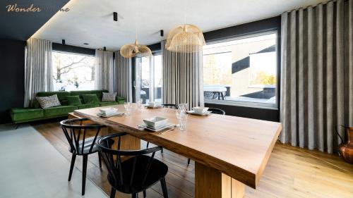 Kowary Apartment | Wonder Home - Luksusowy dom Casa Moderna z dwoma tarasami w cichej okolicy blisko Karpacza
