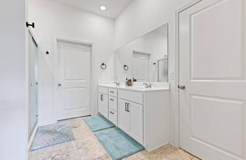Solon Mills House | Wonder Lake Elegance- Serene 2BR Townhome Retreat