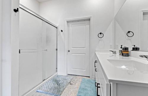 Solon Mills House | Wonder Lake Elegance- Serene 2BR Townhome Retreat