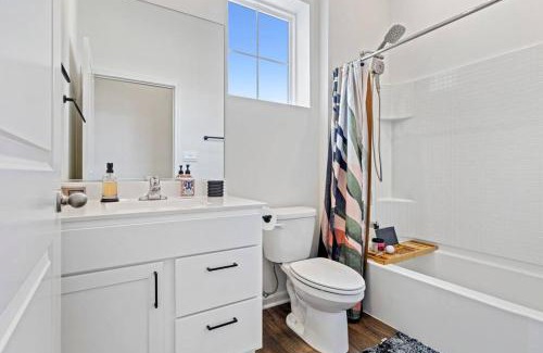 Solon Mills House | Wonder Lake Elegance- Serene 2BR Townhome Retreat