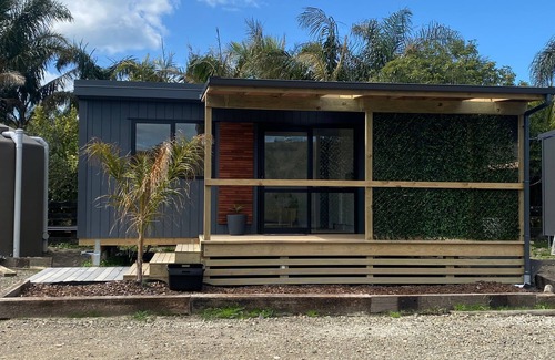 Gisborne House | Wonderful 1-bedroom bungalow in Gisborne with great views ,close to the beach