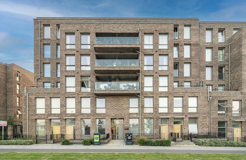 Thames Apartment | Wonderful 1BR Flat with Amazing Balcony Views