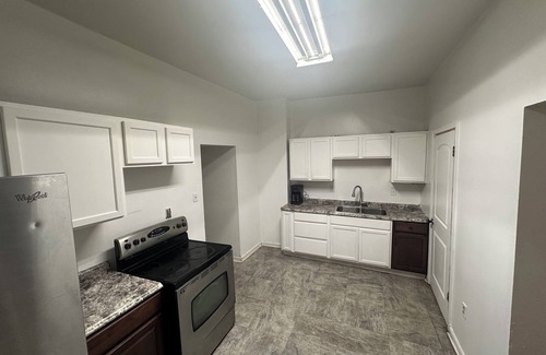 Near Eastside House | Wonderful 3-bedroom house with AC in Indianapolis