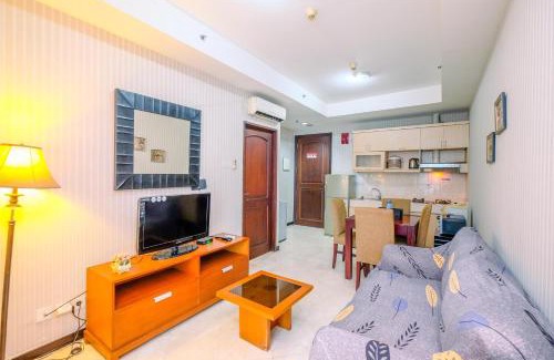East Kuningan Apartment | Wonderful and Homey 2BR Apartment Bellagio Residence By Travelio