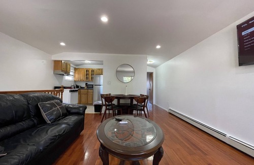 Queens Apartment | Wonderful apartment close to Airports and Hospitals.