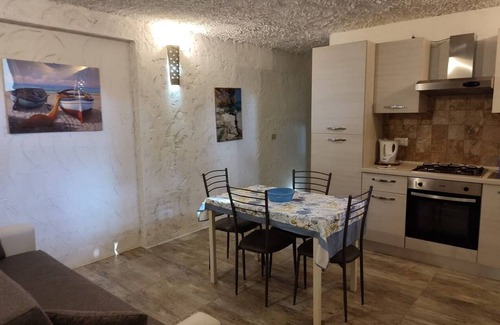 Alghero Apartment | Wonderful apartment in villa 2/3 pax near Alghero