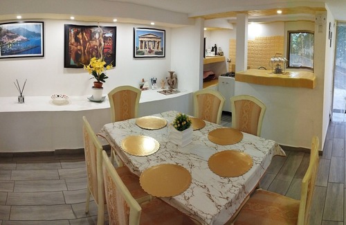 Agropoli Apartment | ð€©WONDERFUL APP. TO WITH POOL AND GARDEN WITH CAPRI VIEW AND AMALFI COAST