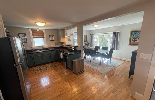 Oakdale Apartment | Wonderful Back Cove 2BR Apartment, Near Downtown