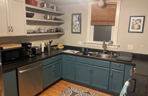 Oakdale Apartment | Wonderful Back Cove 2BR Apartment, Near Downtown