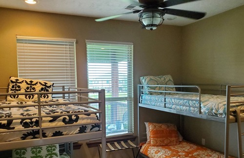 Hackberry House | Wonderful Bayhouse In Anglers Bay Subdivision on Canal,4 bedroom,2 baths, deck