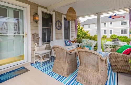 Devon House | WONDERFUL BEACH HOME~ SUPER CLEAN- ENJOY WALKS ONTHE BEACH W/VIEWS