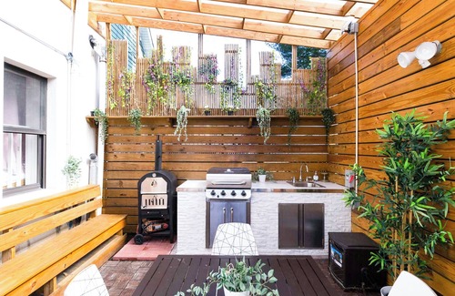 East Flushing Apartment | Wonderful Budget 2-3 Bedroom Apartment with Wi-Fi, AC in charming Queens