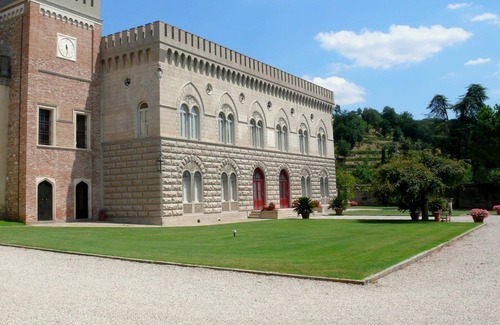 Monselice House | Wonderful Castle Near Padua