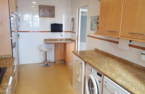 La Malva-rosa Ski Chalet | Wonderful chalet with sea views directly on Playa Malvarrosa in Valencia