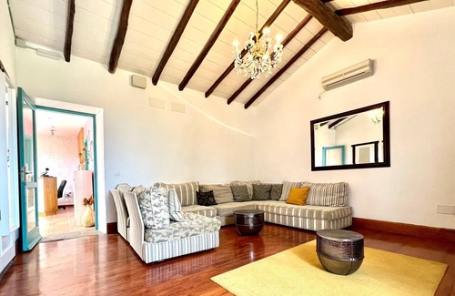 El Rincon Villa | Wonderful Villa with infinity swimming pool in San