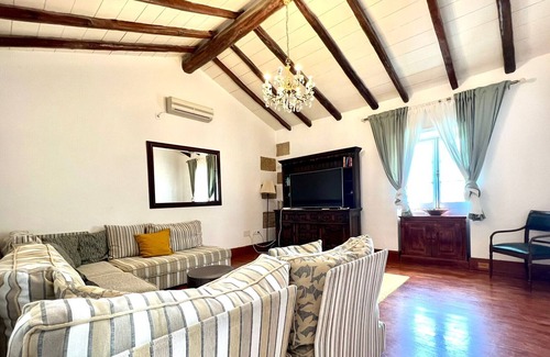 El Rincon Villa | Wonderful Villa with infinity swimming pool in San