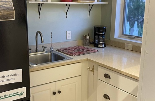 New Castle House | Wonderful family home that welcomes your family to sit and stay!