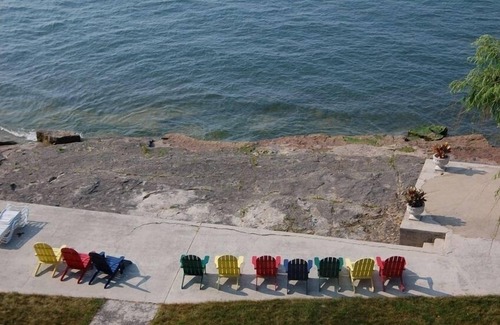 Marblehead House | WONDERFUL HOME for REUNIONS! SEPT 26-28, OCT 24-26 and OCT 31-NOV 2 OPEN!