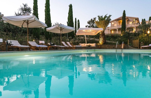 Vinci Villa | Wonderful private villa for 23 people with private pool, WIFI, A/C, TV, patio and parking