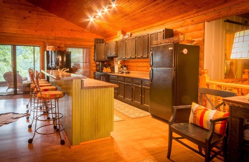Edgemont House | Wonderful Lake Front Home with amazing views and access to the water