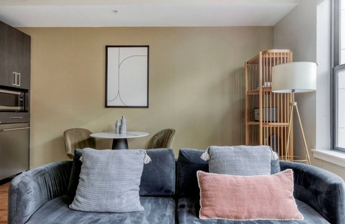 Mount Vernon Triangle Apartment | Wonderful Mount Vernon 1BR w/Pet Washing & Bike Storage, by Blueground