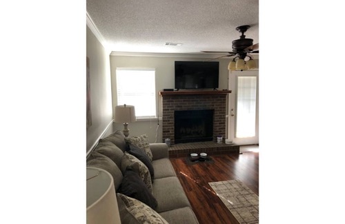 Warner Robins House | Wonderful Pet Friendly Townhouse !!!
