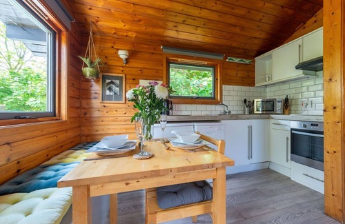 Brazzacott House | Wonderful private villa with hot tub, WIFI, TV, terrace, pets allowed, panoramic view and parking