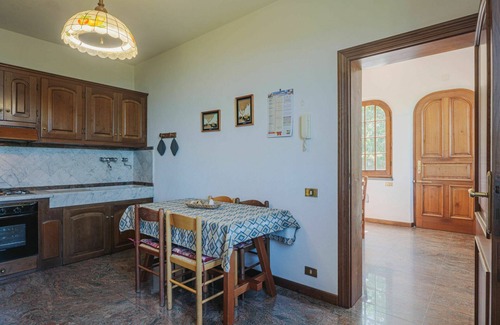 Montignoso House | Wonderful private villa for 10 guests with WIFI, TV, terrace, pets allowed and parking