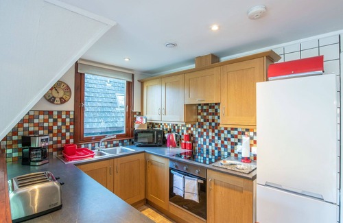 South Laggan House | Wonderful private villa with WIFI, hot tub, TV, terrace, pets allowed and panoramic view