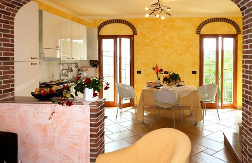 Caravonica House | Wonderful private villa for 4 guests with WIFI, TV, terrace, panoramic view and parking