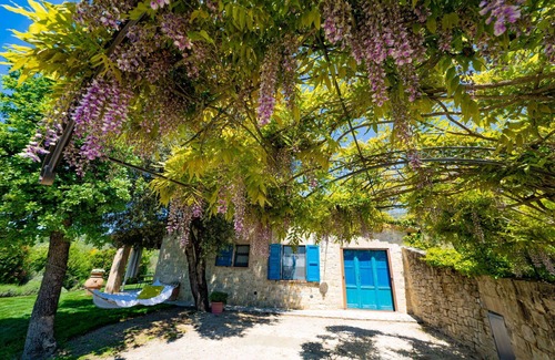 Collazzone Villa | Wonderful private villa for 6 guests with private pool, A/C, hot tub, WIFI, TV, terrace and park.