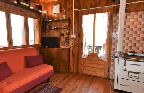 Pellizzano House | Wonderful private villa for 3 people with TV, pets allowed and parking