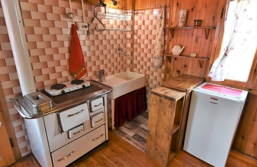 Pellizzano House | Wonderful private villa for 3 people with TV, pets allowed and parking