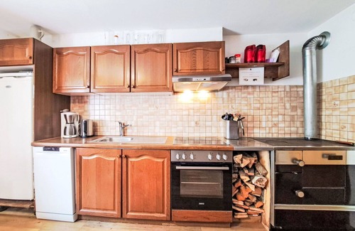 Finkenberg House | Wonderful private villa for 15 guests with TV, terrace, pets allowed, panoramic view and parking