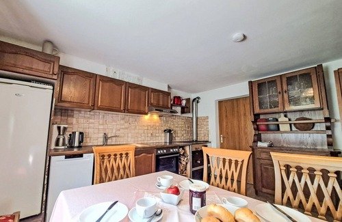 Finkenberg House | Wonderful private villa for 15 guests with TV, terrace, pets allowed, panoramic view and parking
