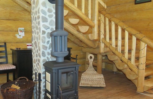 Strasin House | Wonderful private villa for 11 guests with TV, terrace, pets allowed and parking