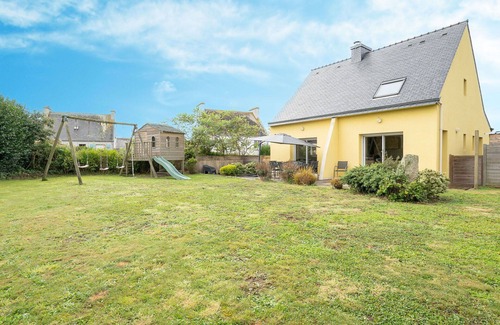 Porspoder House | Wonderful private villa for 10 guests with hot tub, WIFI, TV, terrace, pets allowed and parking